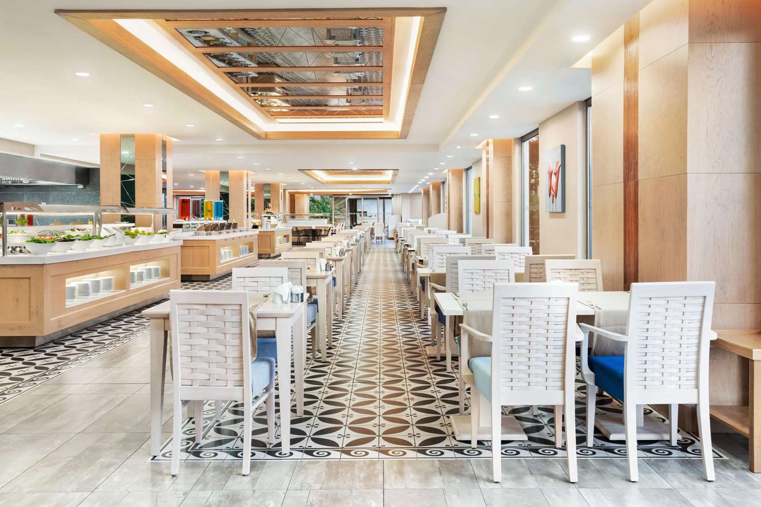 Ramada Hotel and Suites by Wyndham Kusadasi 42/47