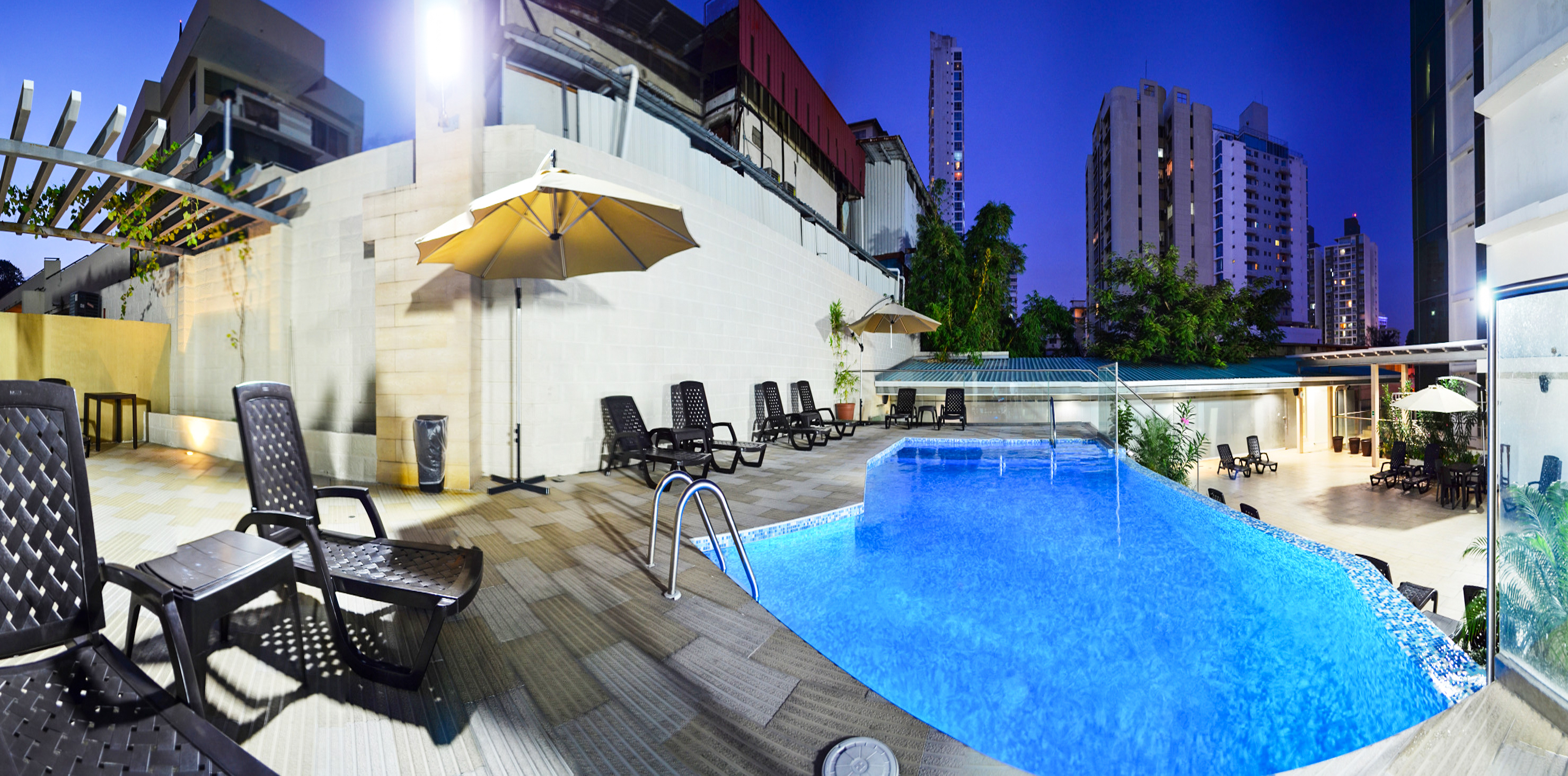 Grand International Hotel 43/45