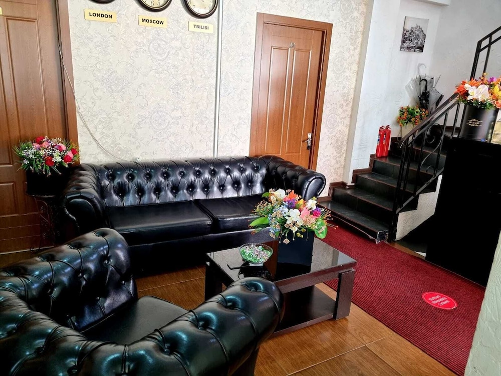 Qeroli Hotel 26/50