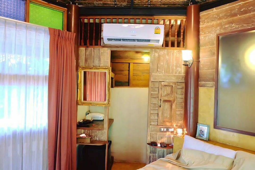 Amphawa Club 57/57