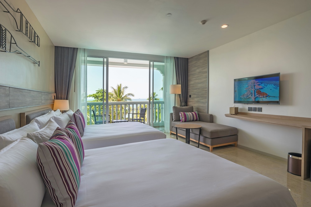 DELUXE, 2 DOUBLE BEDS, OCEAN VIEW
