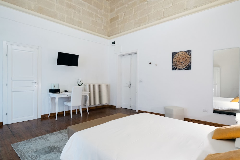 Ada Suites 9/62