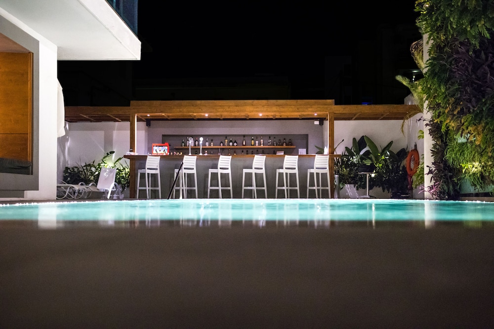 Manousos City Hotel in RHODES