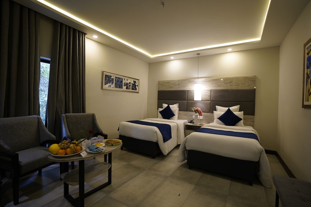 EXECUTIVE, TWIN BEDS