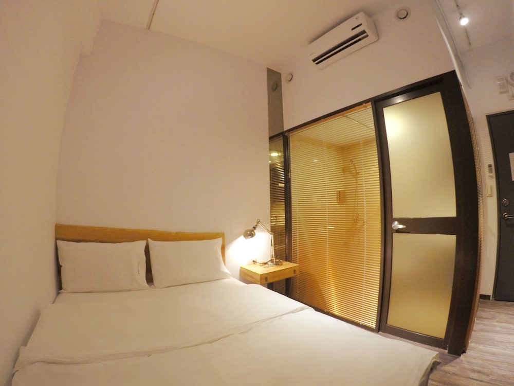 Lutel Hotel 26/100