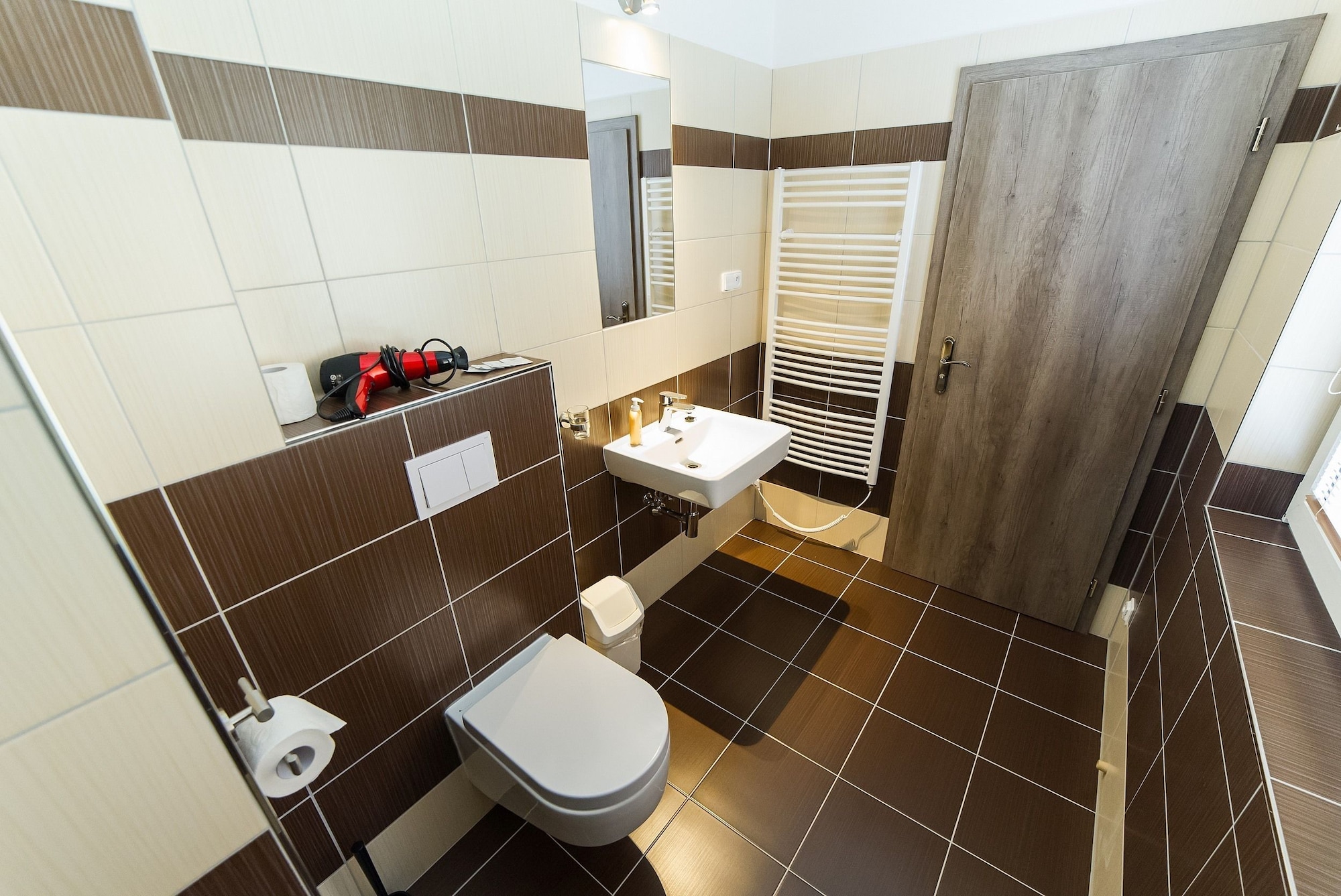 1 BEDROOM, DOUBLE BED, GARDEN VIEW