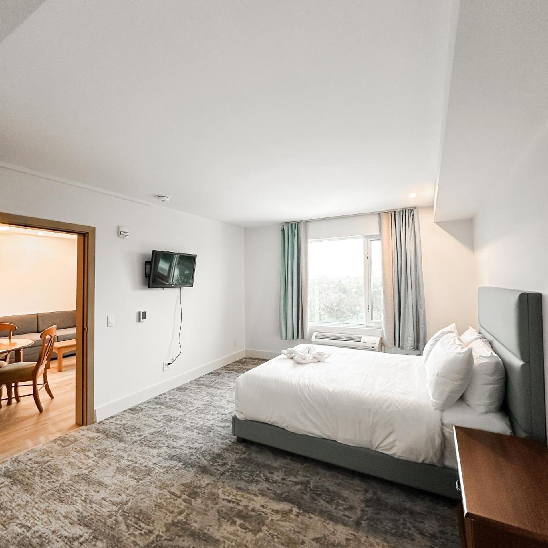 1 Bedroom, Efficiency, Suite, Queen Bed