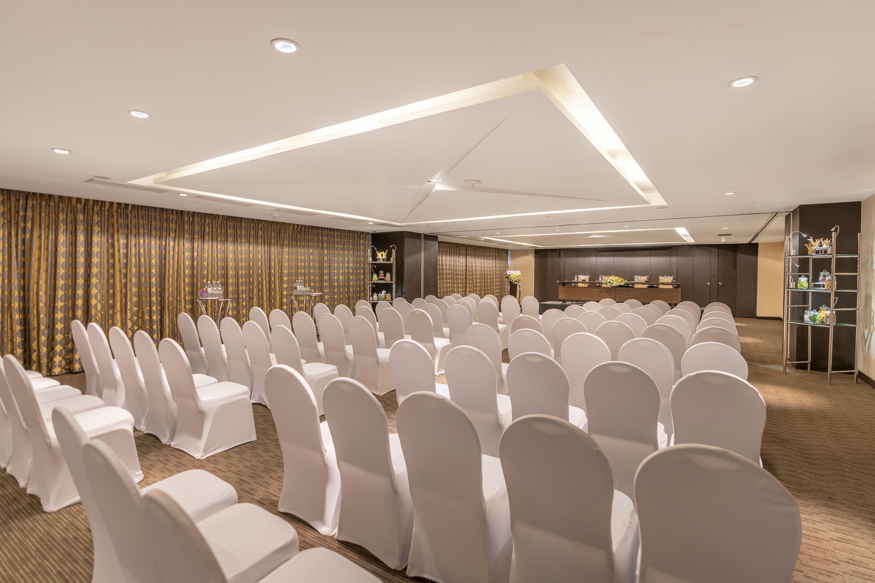 Cinnamon Grand Colombo 30/40