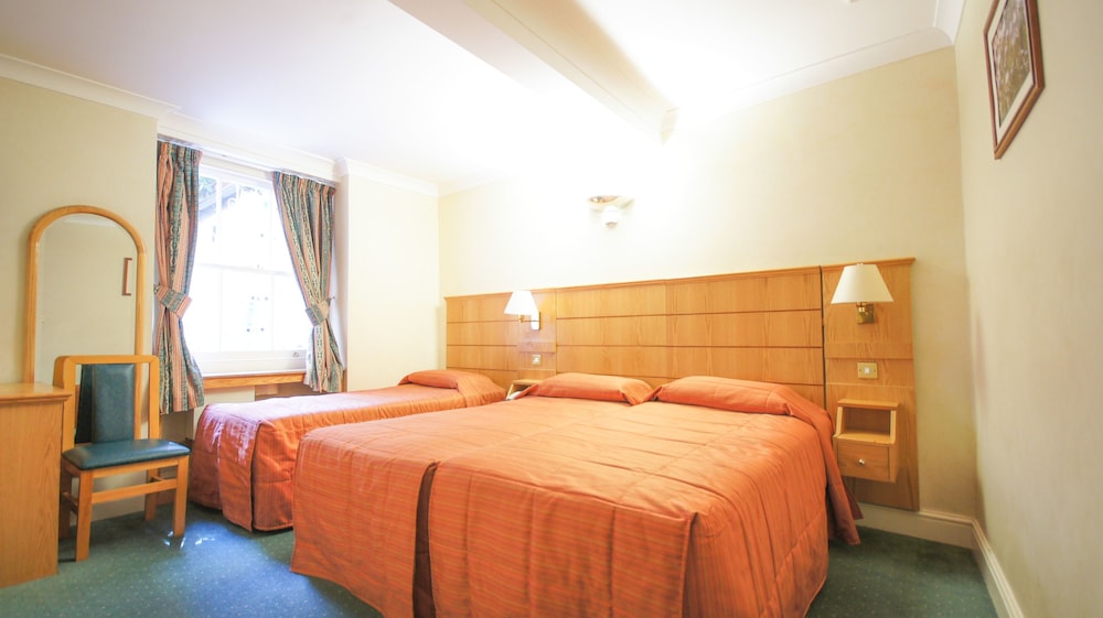 Nayland Hotel 29/66