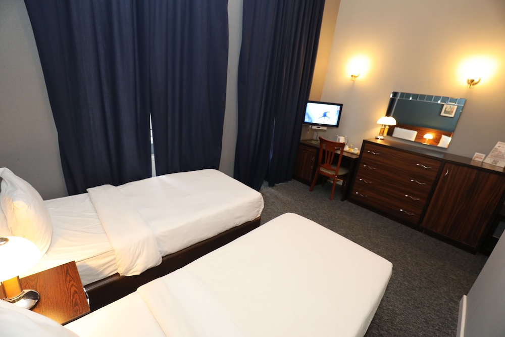 Azcot Hotel 25/45