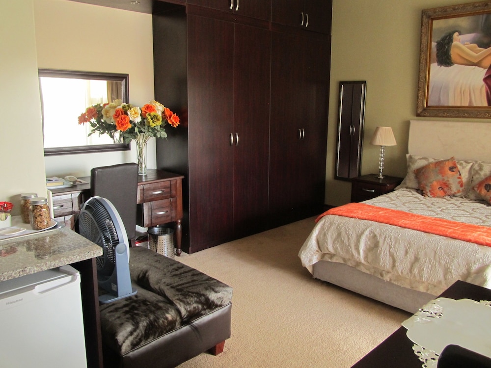 Casa Flora Guesthouse 25/75