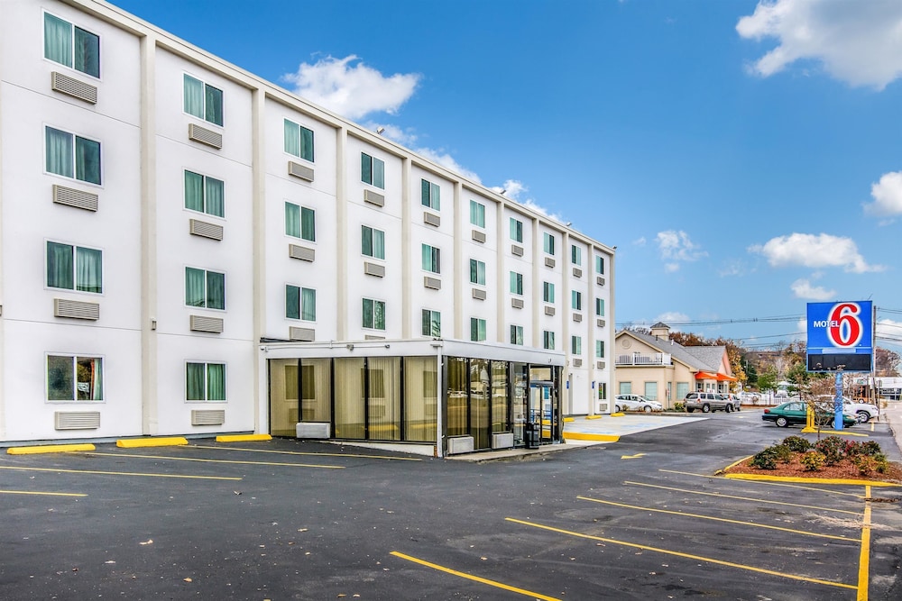 Motel6 Framingham, MA - Boston West 48/58