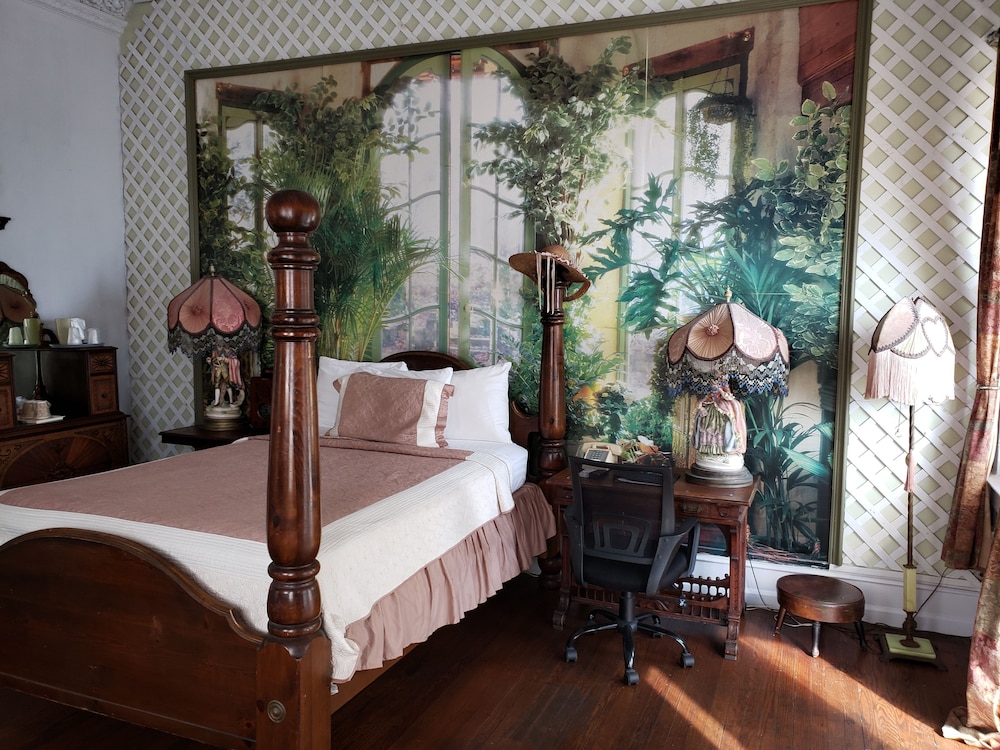 1 Bedroom, Queen Bed