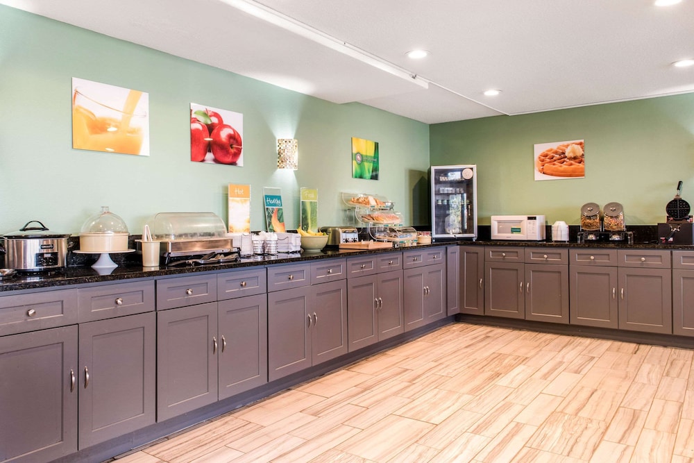 Quality Inn Suites Miamisburg 3/35