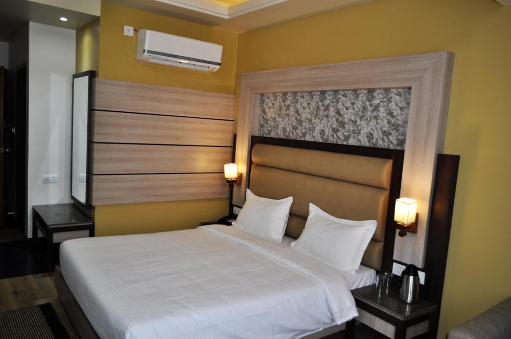 Hotel Continental Blue 20/44
