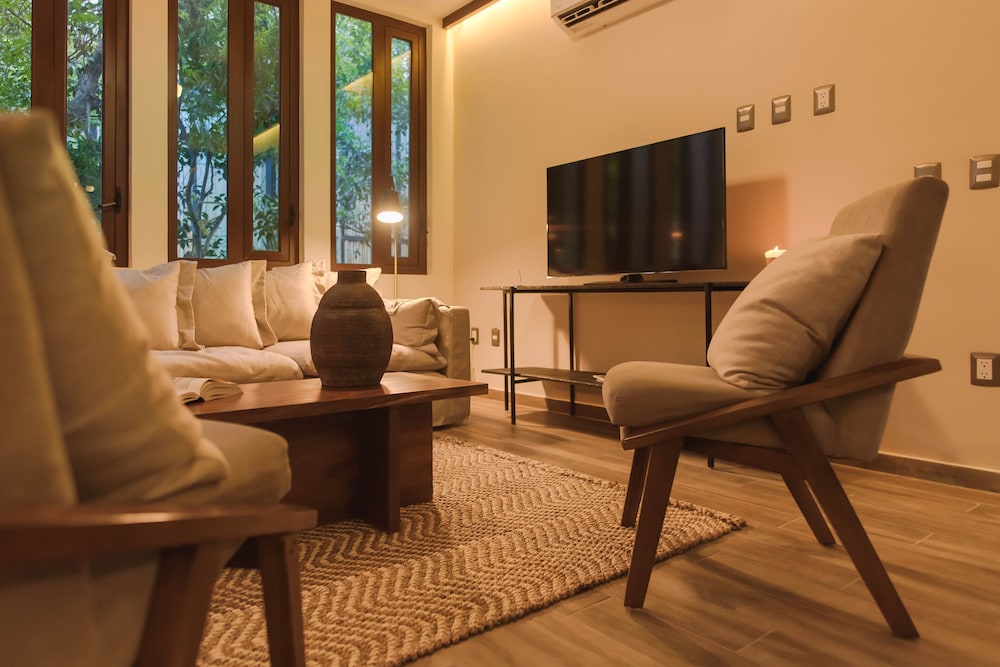 Kuyen Boutique Hotel 35/50