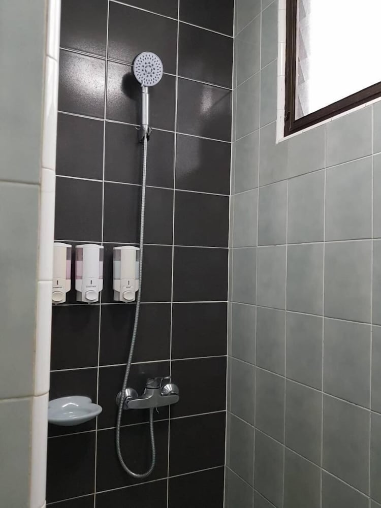 Baan Busarin Hotel 46/46