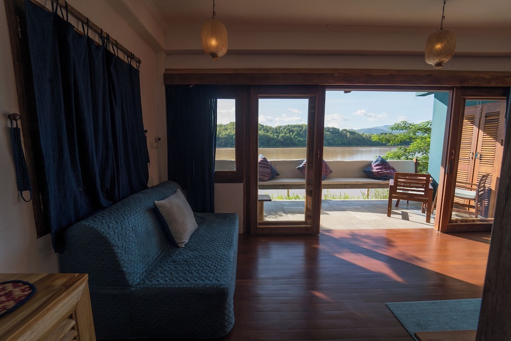 Ock Pop Tok Mekong Villa 33/50