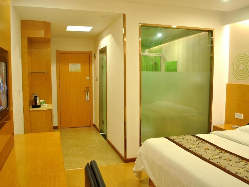 GreenTree Inn Chizhou High-Speed Railway Station Hotel 42/44