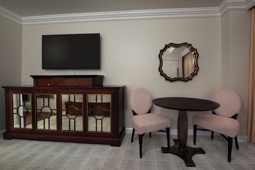 The Villas at Disneys Grand Floridian Resort and Spa 33/45