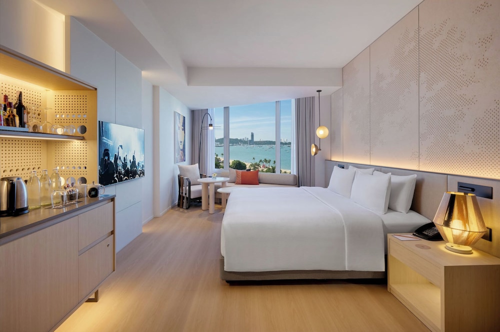 Renovated, Deluxe, Twin Beds, Sea View، Hard Rock Hotel Pattaya 3/8