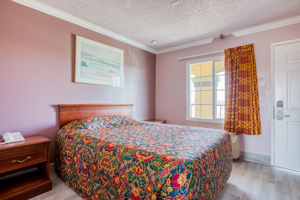 Heritage Inn And Suites 22/58