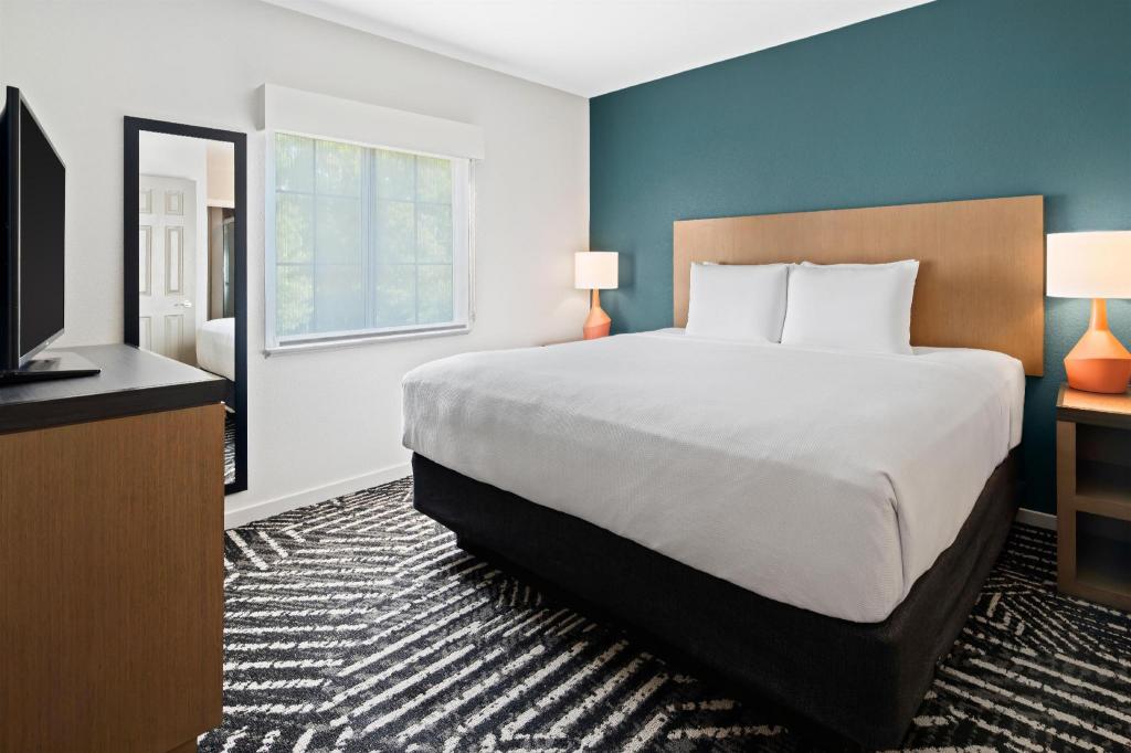 1 Bedroom, Conference, Suite, King Bed