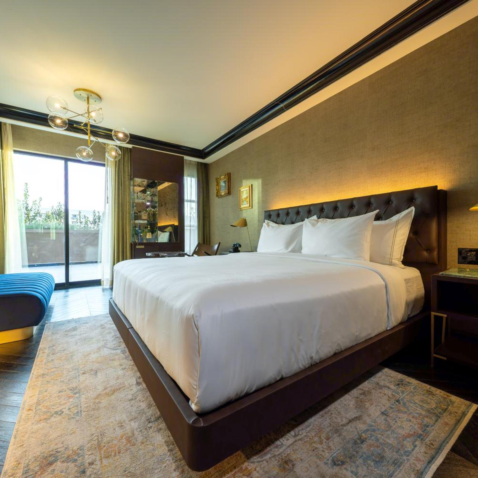 Whisky Hotel 15/43