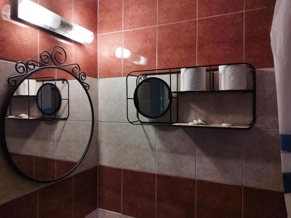 Alexandria Hotel 50/50