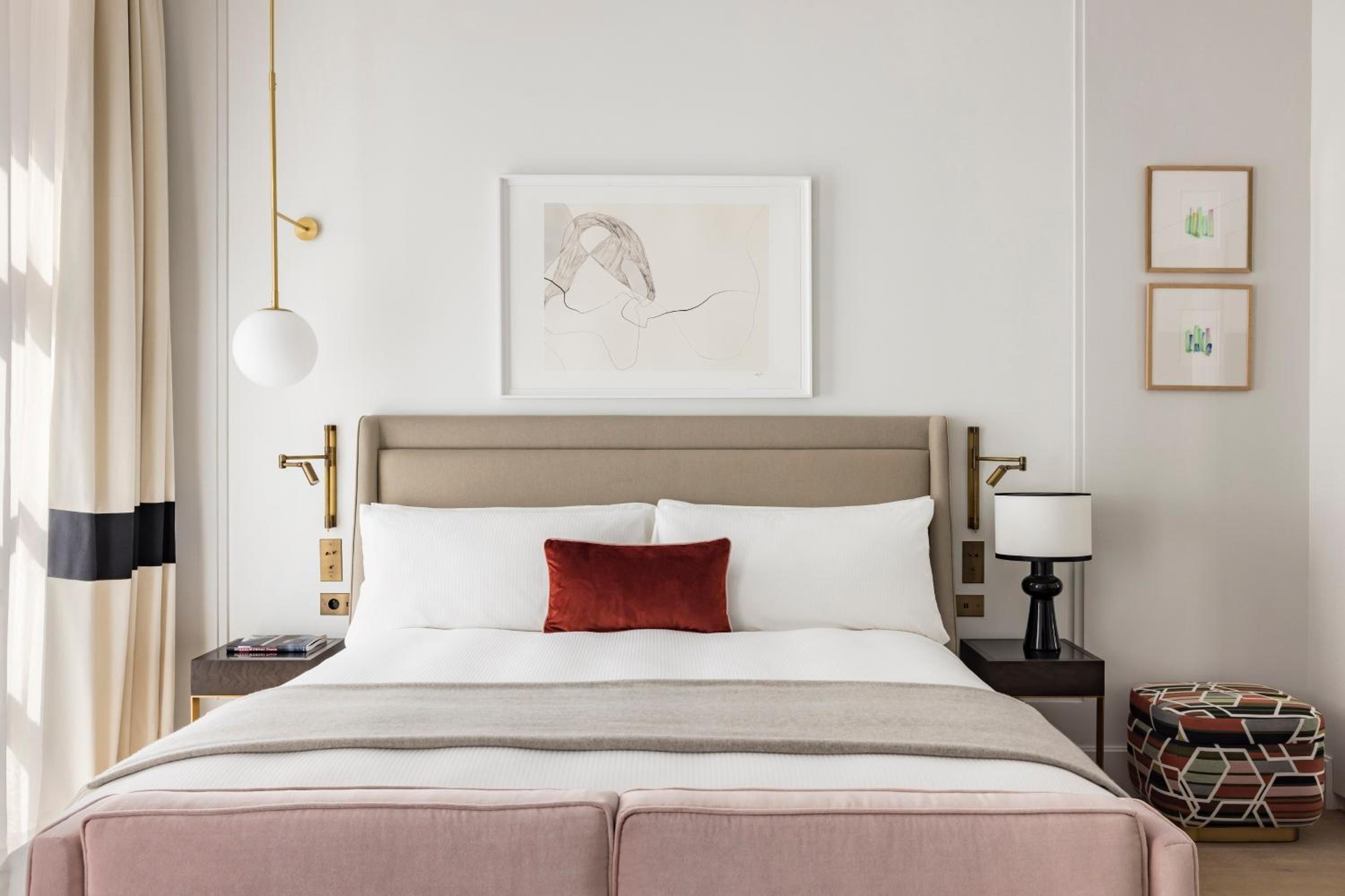 Essential, Queen Bed