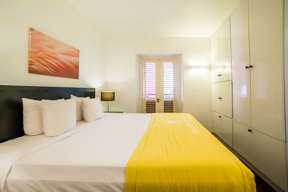 Scuba Lodge & Ocean Suites 28/76