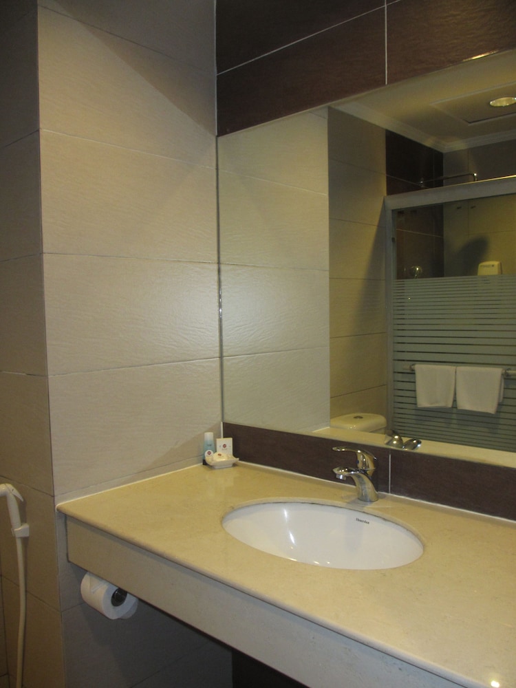 Sanbay Hotel 24/46