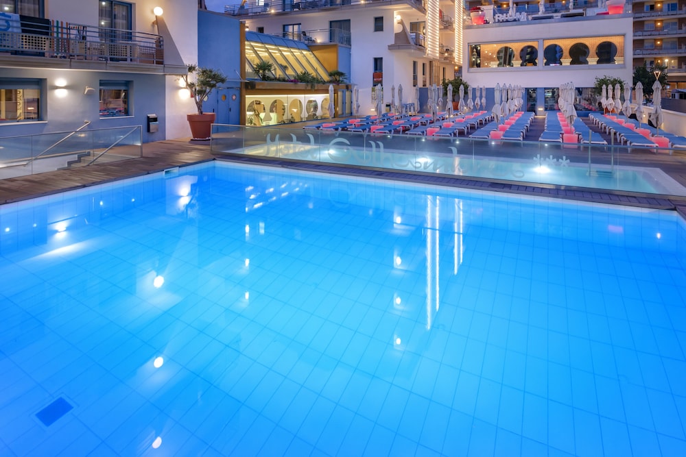 Hotel Alhambra 4/50