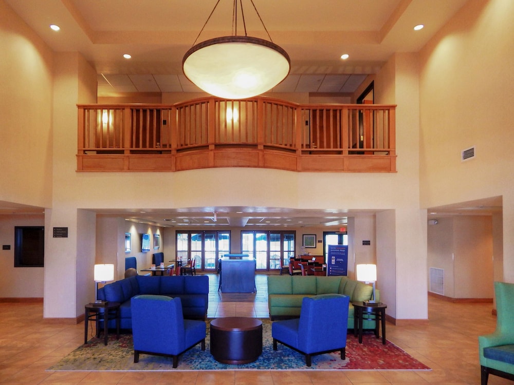 Comfort Inn Suites Sheridan 19/25