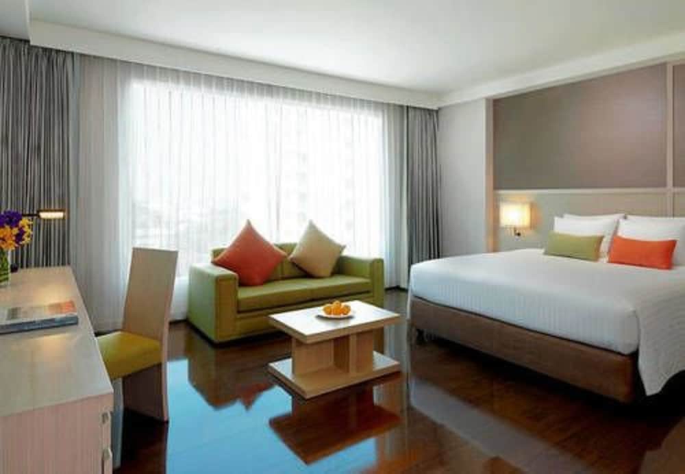 Signature Pattaya 35/70
