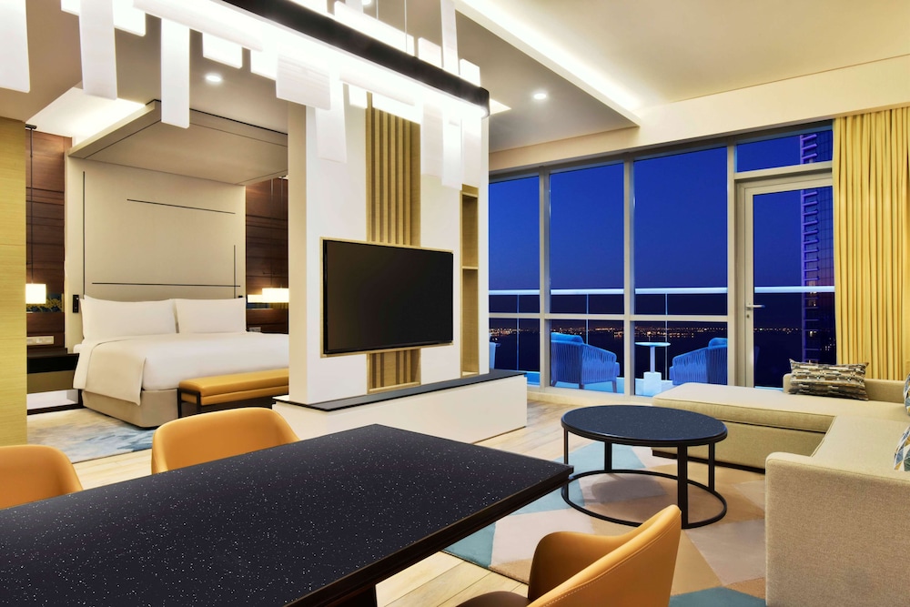 Hilton Bahrain 44/60