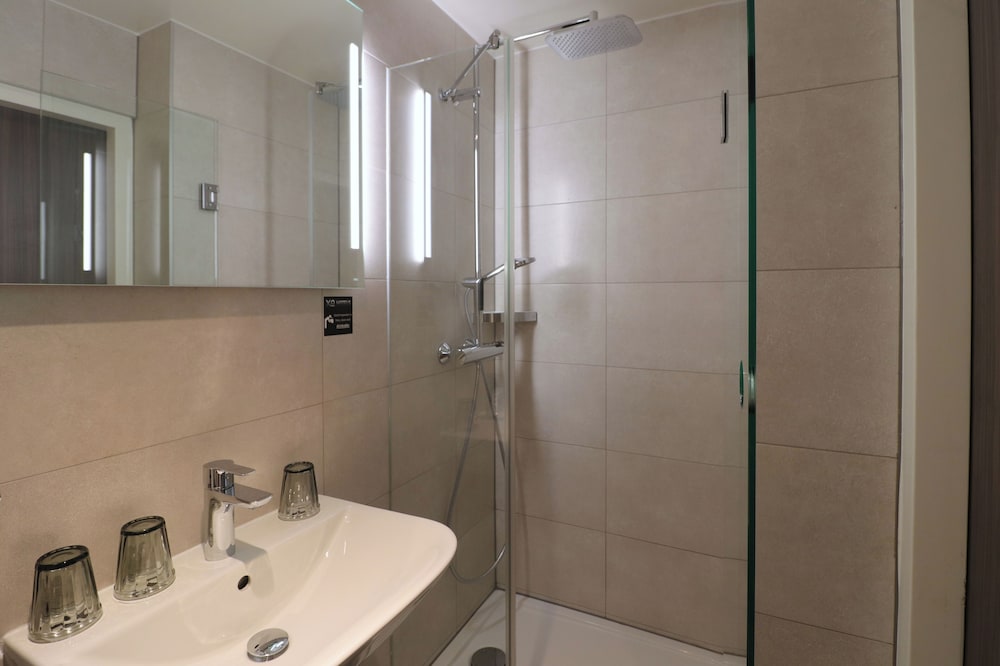 Semi Basement, Triple, 3 Beds، XO Hotels City Centre 5/5