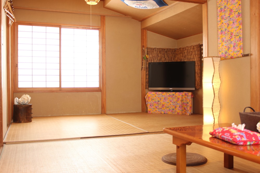 Okinawa Minshuku Kariyushi Honkan 19/68