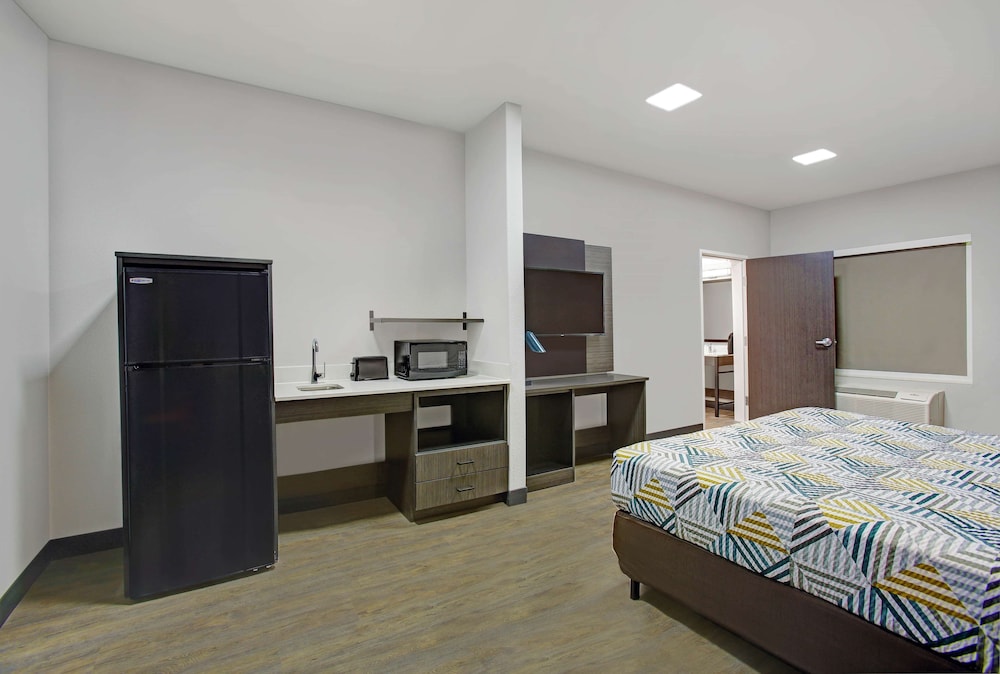 غرفة ديلوكس بسرير كينج بمطبخ صغير، Motel6 Monahans, TX 3/9