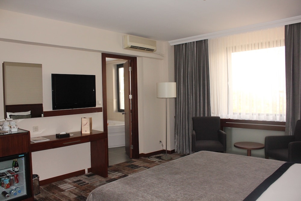 Tiara Termal Spa Hotel 37/77