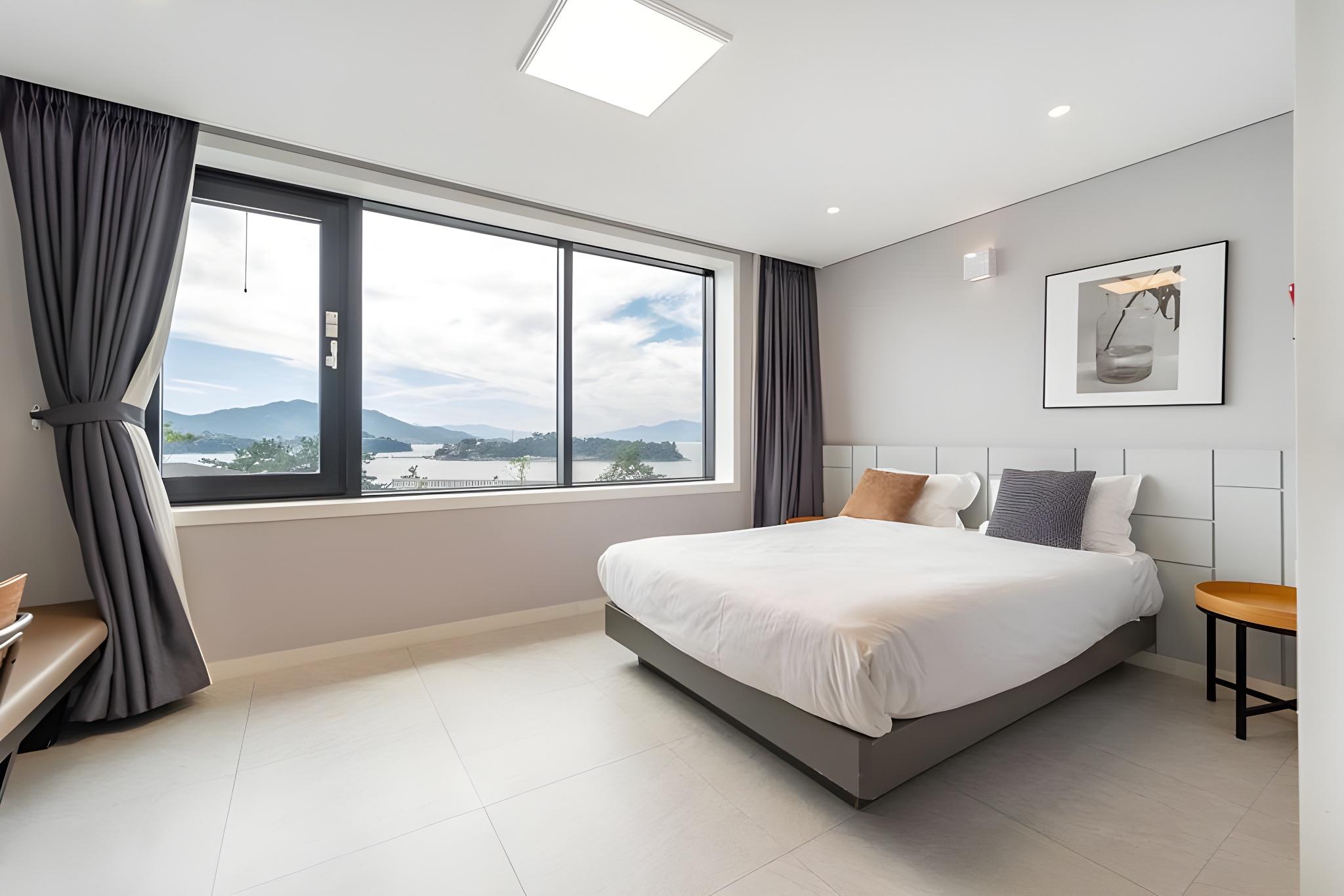 Study, Futon Bed, Ocean View