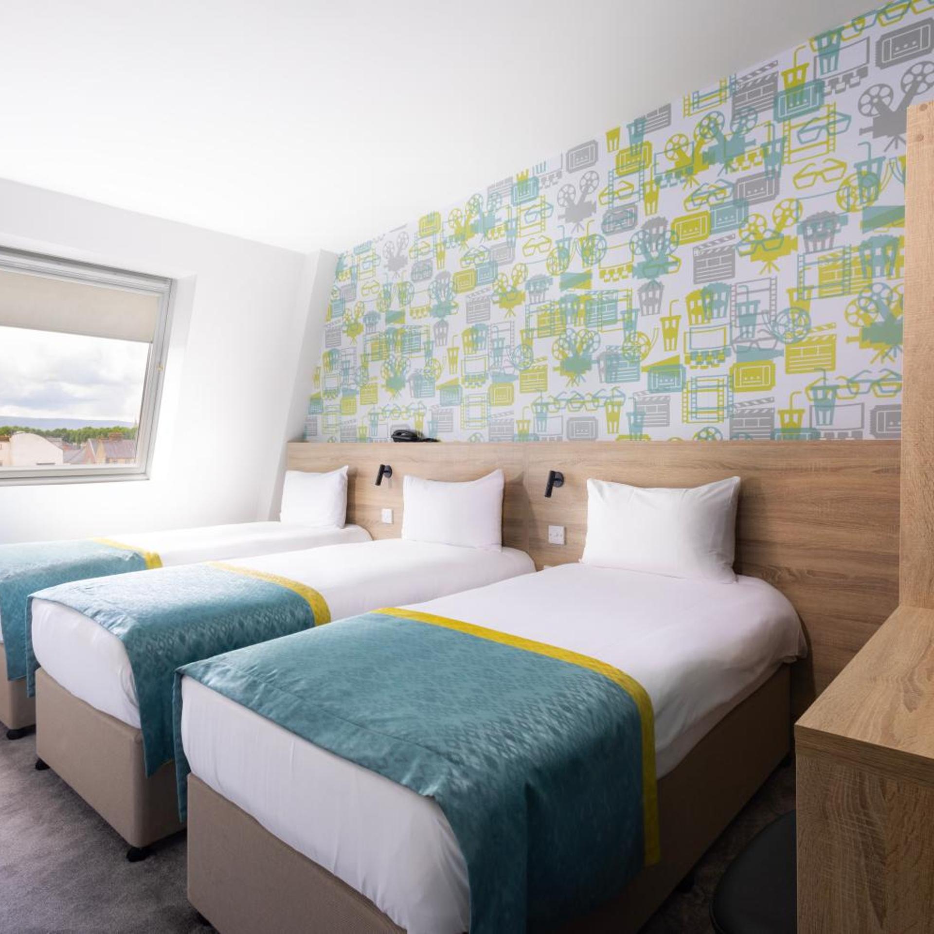 ROOM, TRIPLE