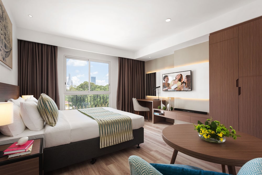 T-Ritz Saigon Hotel & Apartment 8/36