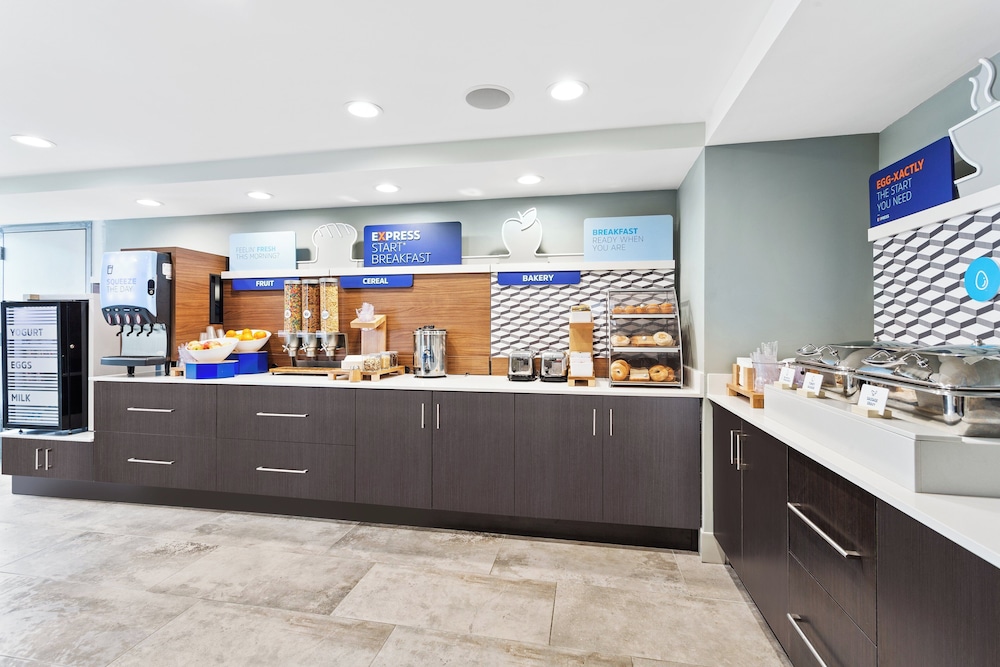 Holiday Inn Express Hopewell - Fort Lee Area, an IHG Hotel 7/40