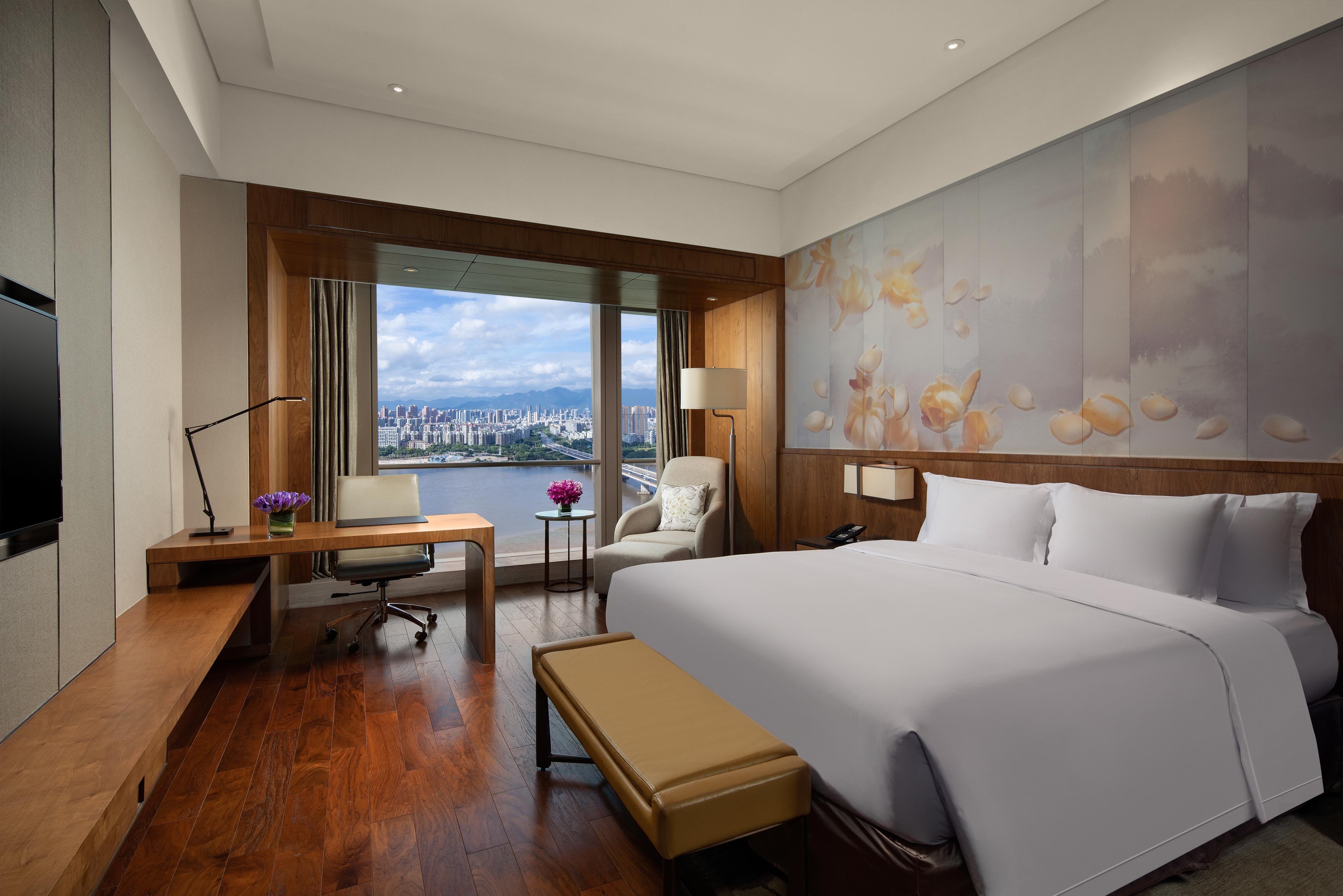 CROWNE PLAZA FUZHOU RIVERSIDE 11/50