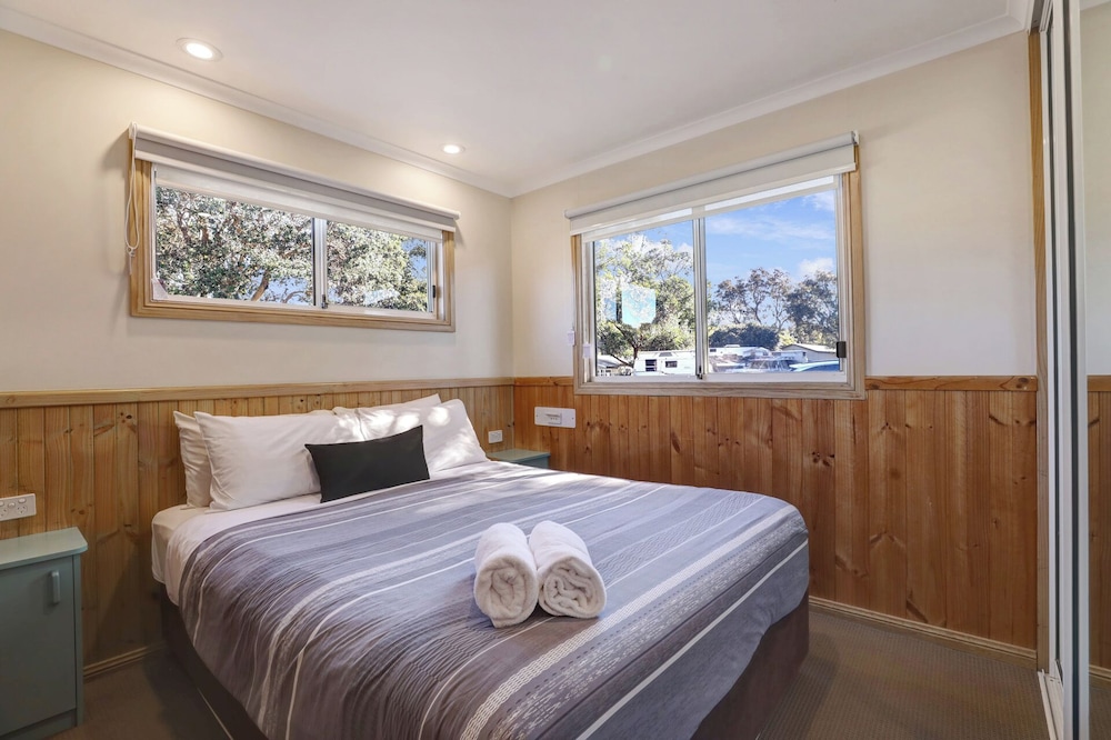 Spa, Cabin, 1 Queen and 2 Bunk Beds, Beach Side, Large