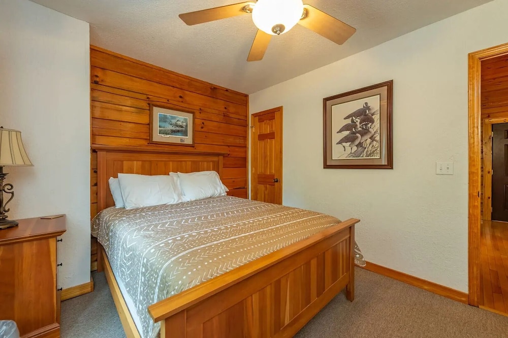 Engadine Inn & Cabins 8/50