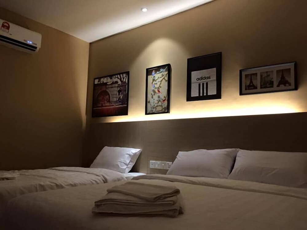 91 Street Boutique Inn 33/45