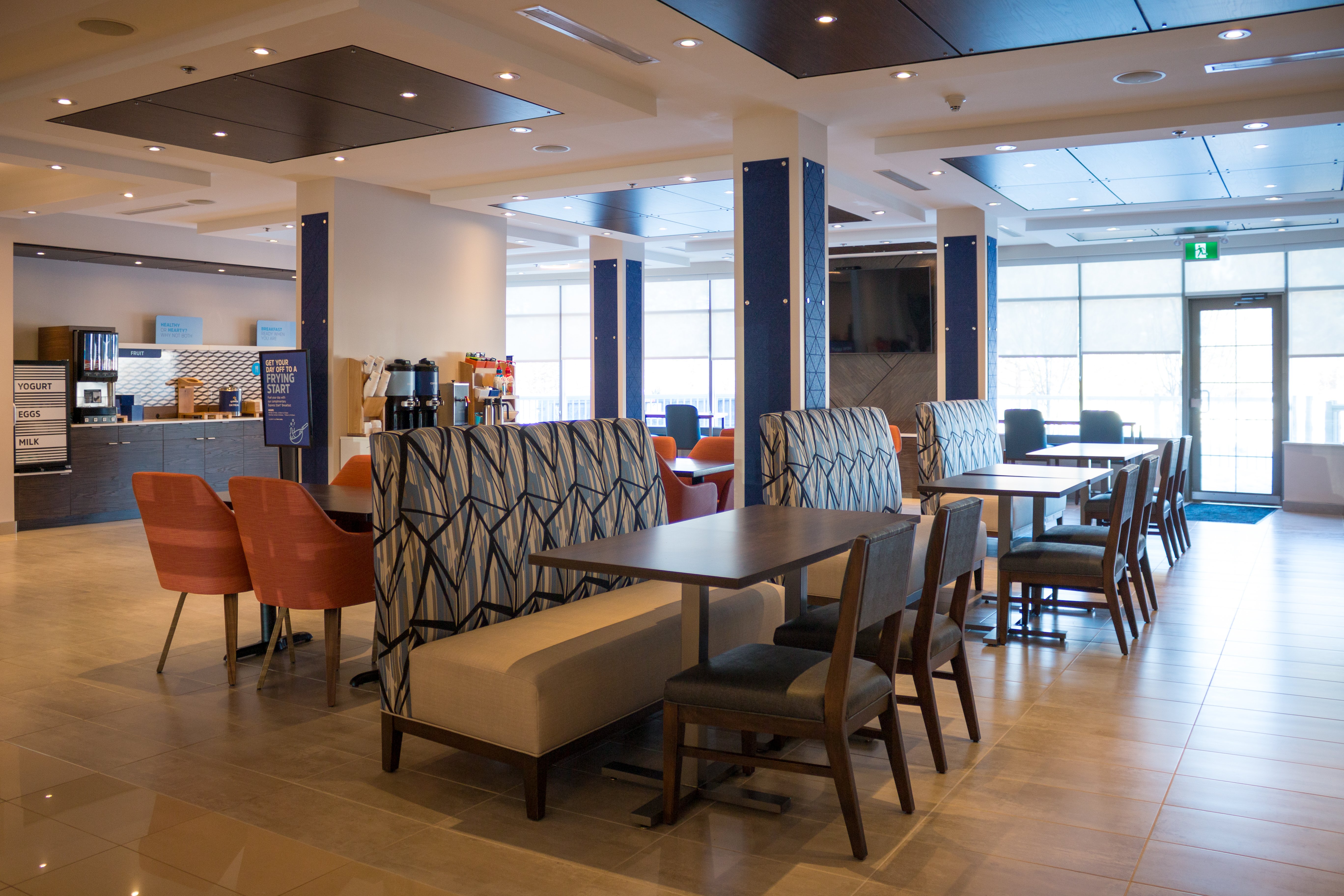 Holiday Inn Express Hotel Suites Kingston 56/72