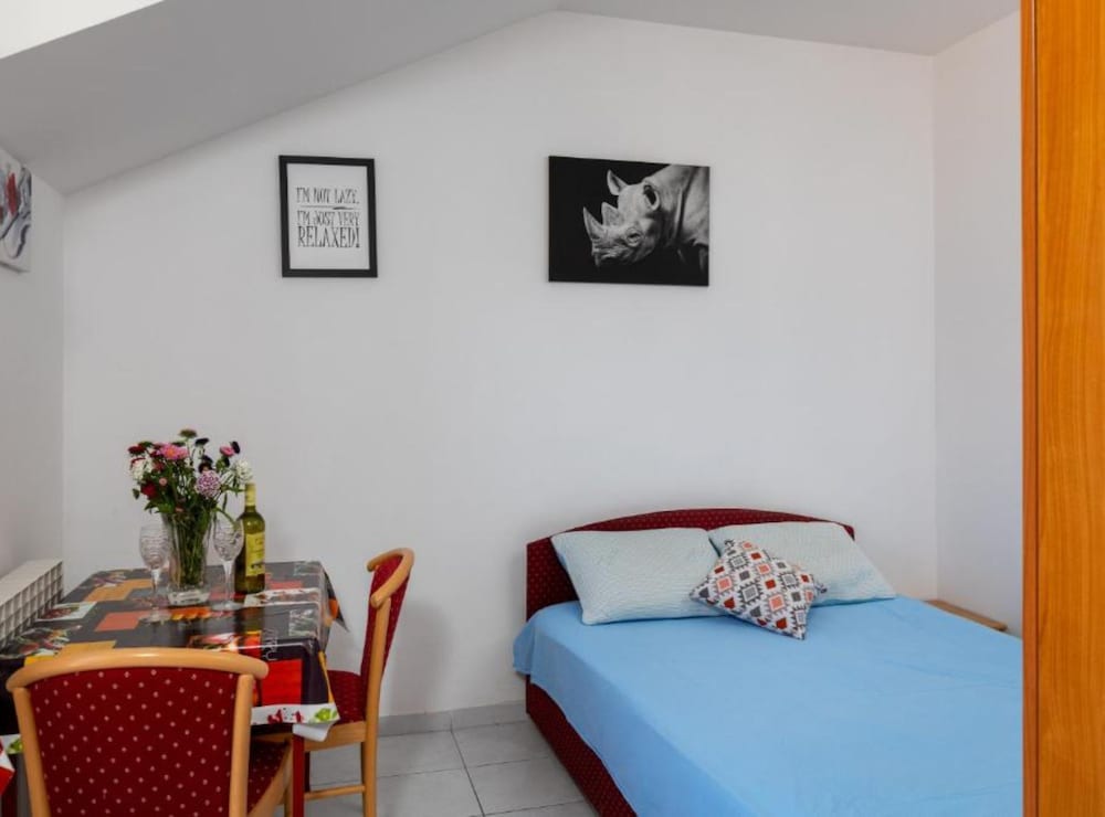 VILLA VALJALO 25/50